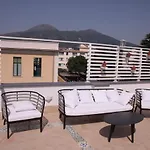 Palazzo Caracciolo Del Sole Frühstückspension Terzigno