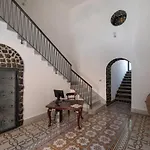Palazzo Caracciolo Del Sole Frühstückspension Terzigno