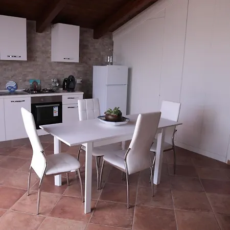 Bed & Breakfast Palazzo Caracciolo Del Sole 4*