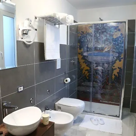 Palazzo Caracciolo Del Sole Bed & Breakfast 4*