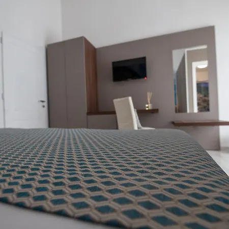 Palazzo Caracciolo Del Sole Bed & Breakfast 4*