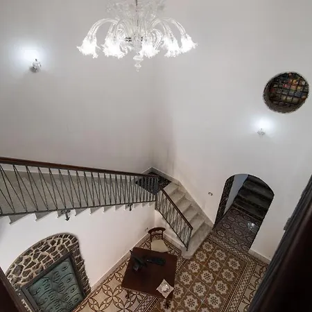 Bed & Breakfast Palazzo Caracciolo Del Sole 4*