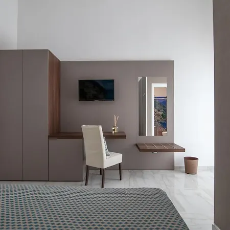 Palazzo Caracciolo Del Sole 4*
