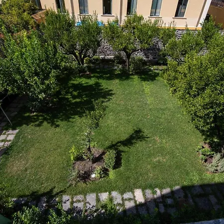 Palazzo Caracciolo Del Sole Bed & Breakfast 4*