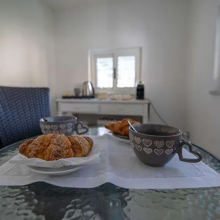 Palazzo Caracciolo Del Sole Bed & Breakfast Terzigno