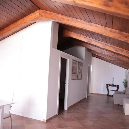 Palazzo Caracciolo Del Sole Bed & Breakfast 2*