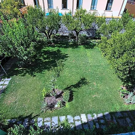 Palazzo Caracciolo Del Sole ベッド・アンド・ブレックファスト 4*