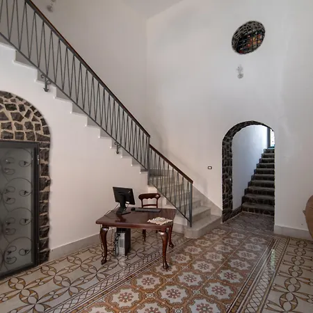 Palazzo Caracciolo Del Sole Frühstückspension 4*