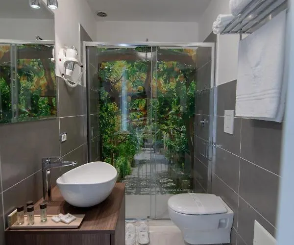 Bed & Breakfast Palazzo Caracciolo Del Sole 4*