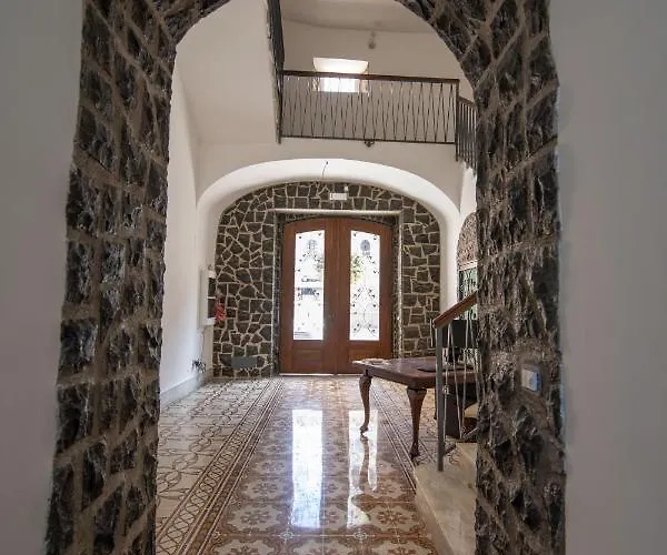 Palazzo Caracciolo Del Sole